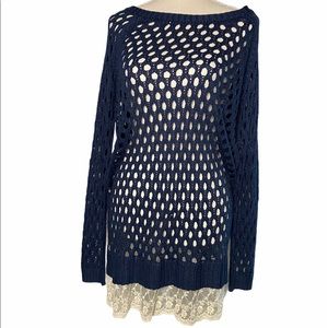 Largely woven navy sweater with lace -Medium